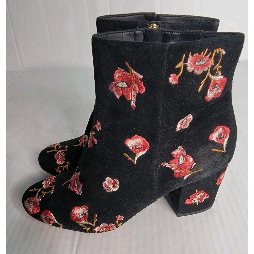 KARL LAGERFELD Boots Womens SZ 8.5 Black Suede Embroidered Rose Heel Shoes